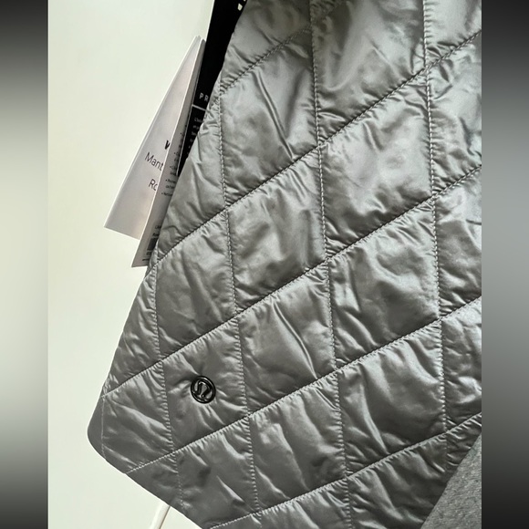 NEW Lululemon Roam Far Waterproof Coat - Picture 10 of 10